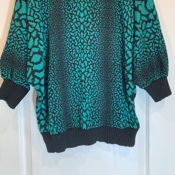 Golden Spider Vintage Sweater – Size Medium - Picture 2 of 7